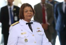 Marinha promove primeira mulher negra a oficial-general