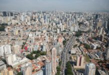 População do Brasil passa de 203 milhões, mostra Censo 2022