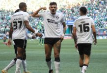Botafogo abre 7 pontos no topo do Brasileirão