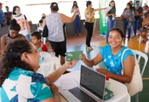 Famílias de Inhumas recebem cartões do Aluguel Social