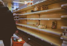 Apagão na Espanha leva população a estocar alimentos e água