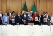 Mais de 32 milhões são autônomos informais ou trabalham sem carteira