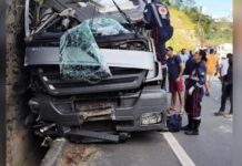 Motorista morre e quatro pessoas ficam feridas em grave acidente na BR-101 em Pedro Canário